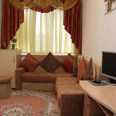 Kristina Hotel Zaporizhia Buitenkant foto