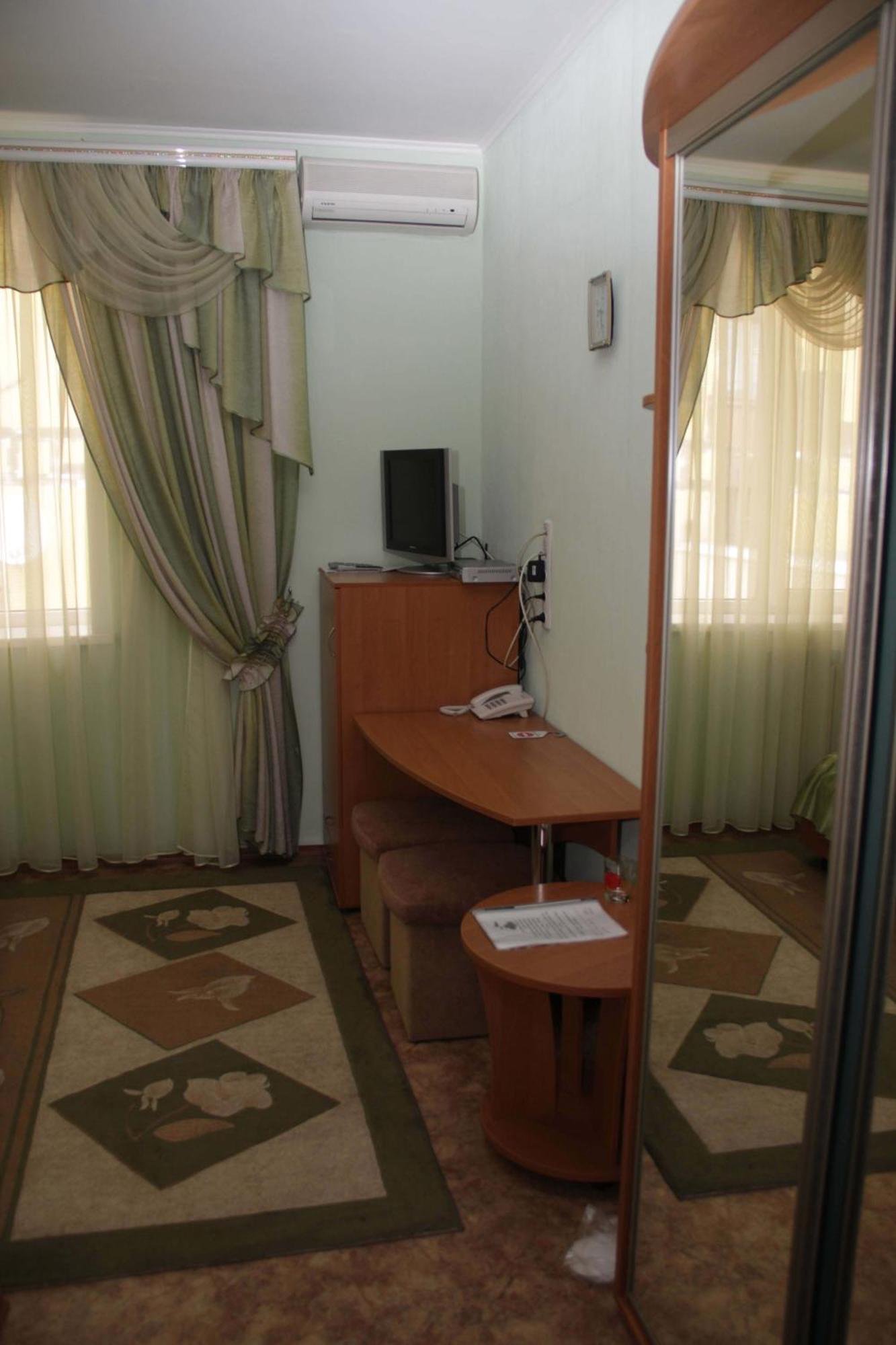 Kristina Hotel Zaporizhia Buitenkant foto